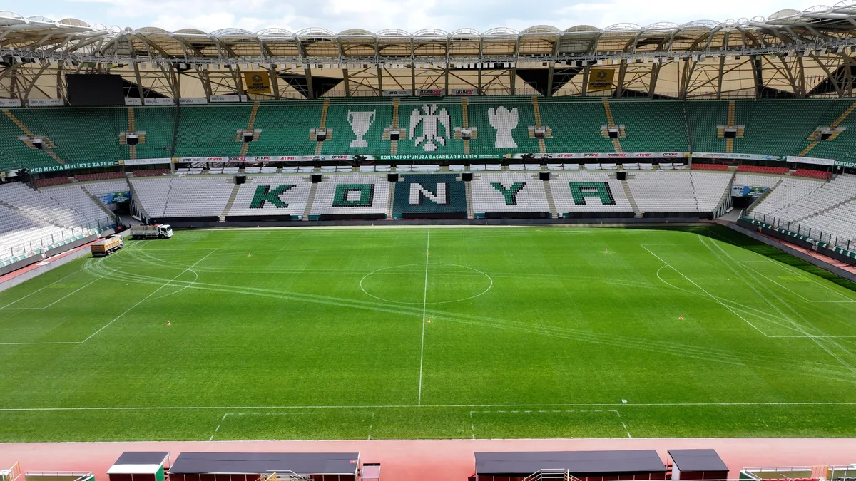Konya Stadyumu’nda Hibrit Çim Yenileniyor