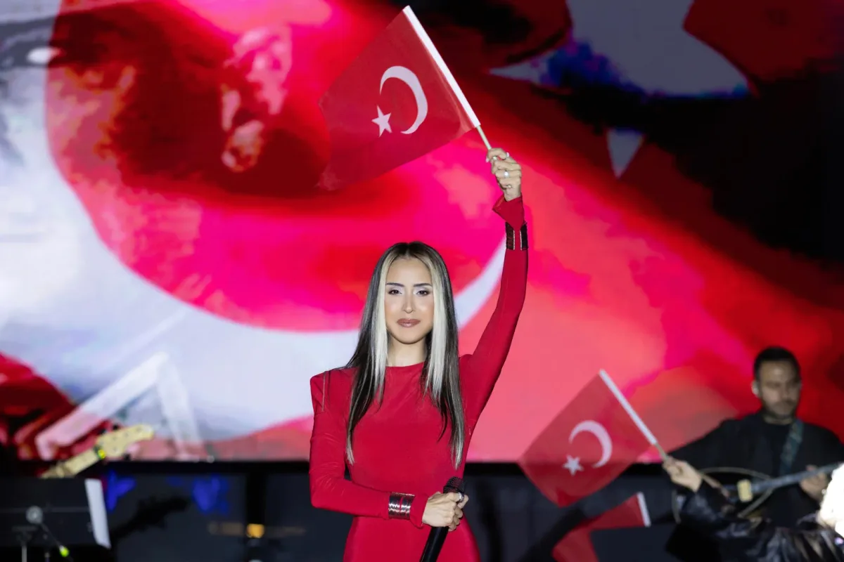 Hande Ünsal 103. Cumhuriyet Konseriyle Türkiye'yi Mutfakladı