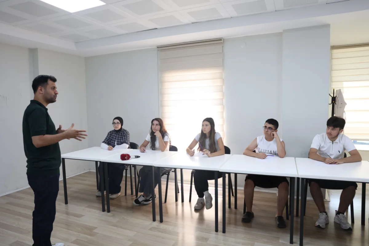 Osmangazi’den LGS Adaylarına Ücretsiz Eğitim Desteği