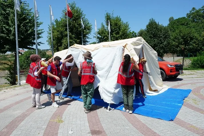 Beylikdüzü'de Afet Hazırlığı Campsi: 200 Gönüllü Eğitici Yardımı