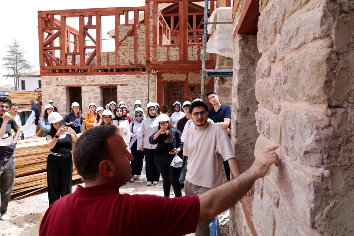 NEÜ Mimarlık Heyeti Karatay’da Restorasyon Çalışmalarını İnceledi