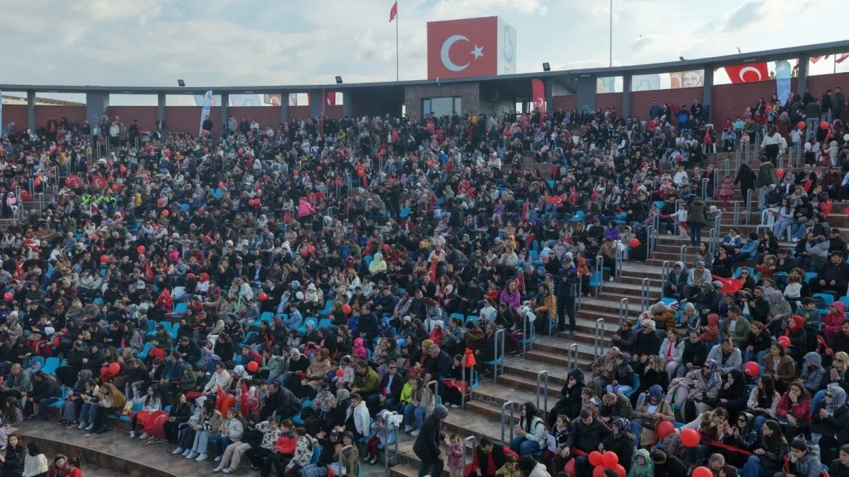 Balıkesir'de 365 Gün Çocuk Bayramı: 9 Ulduz Dansı