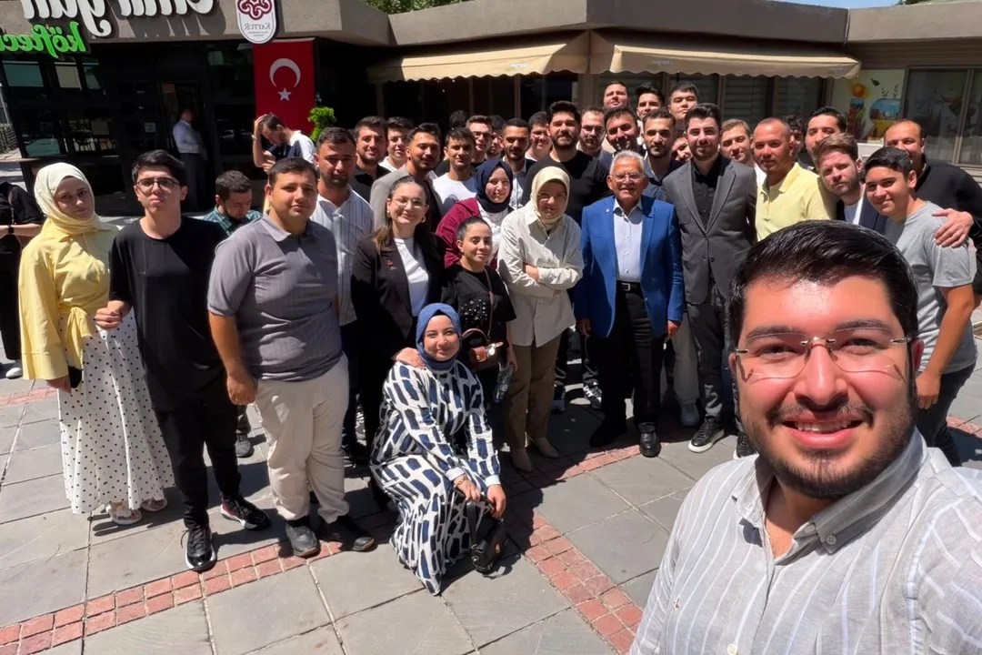 Başkan Büyükkılıç Gençlerle Buluştu