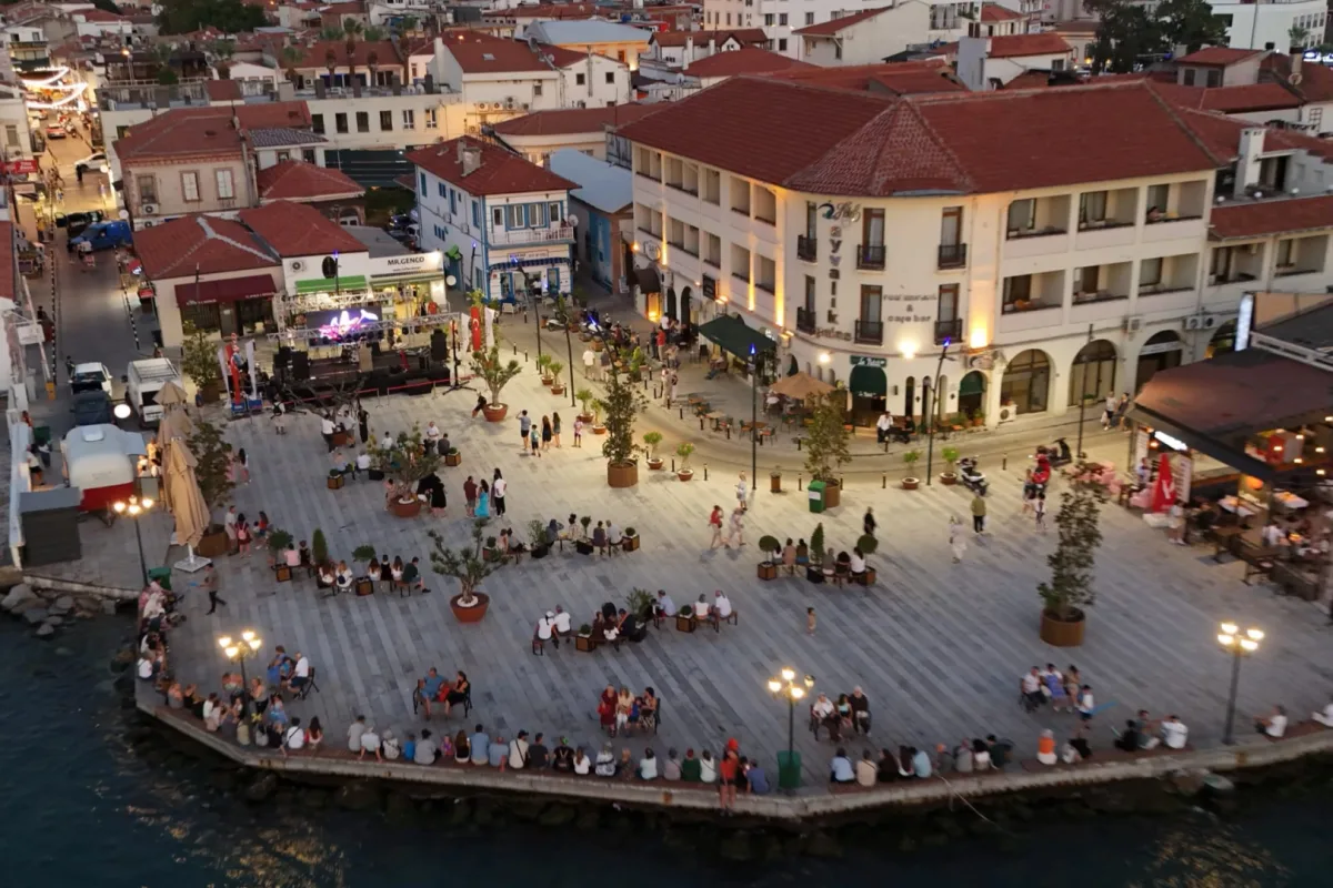 Ayvalık'ta Otopark Modern Yaşam Merkezine Dönüştü