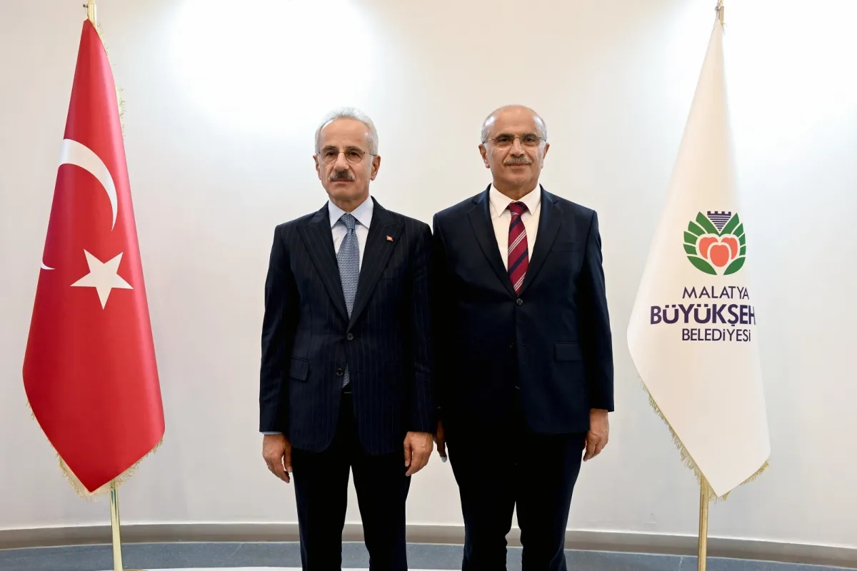 Malatya Şehir Kütüphanesi Bakan Uraloğlu'na Tanıtıldı