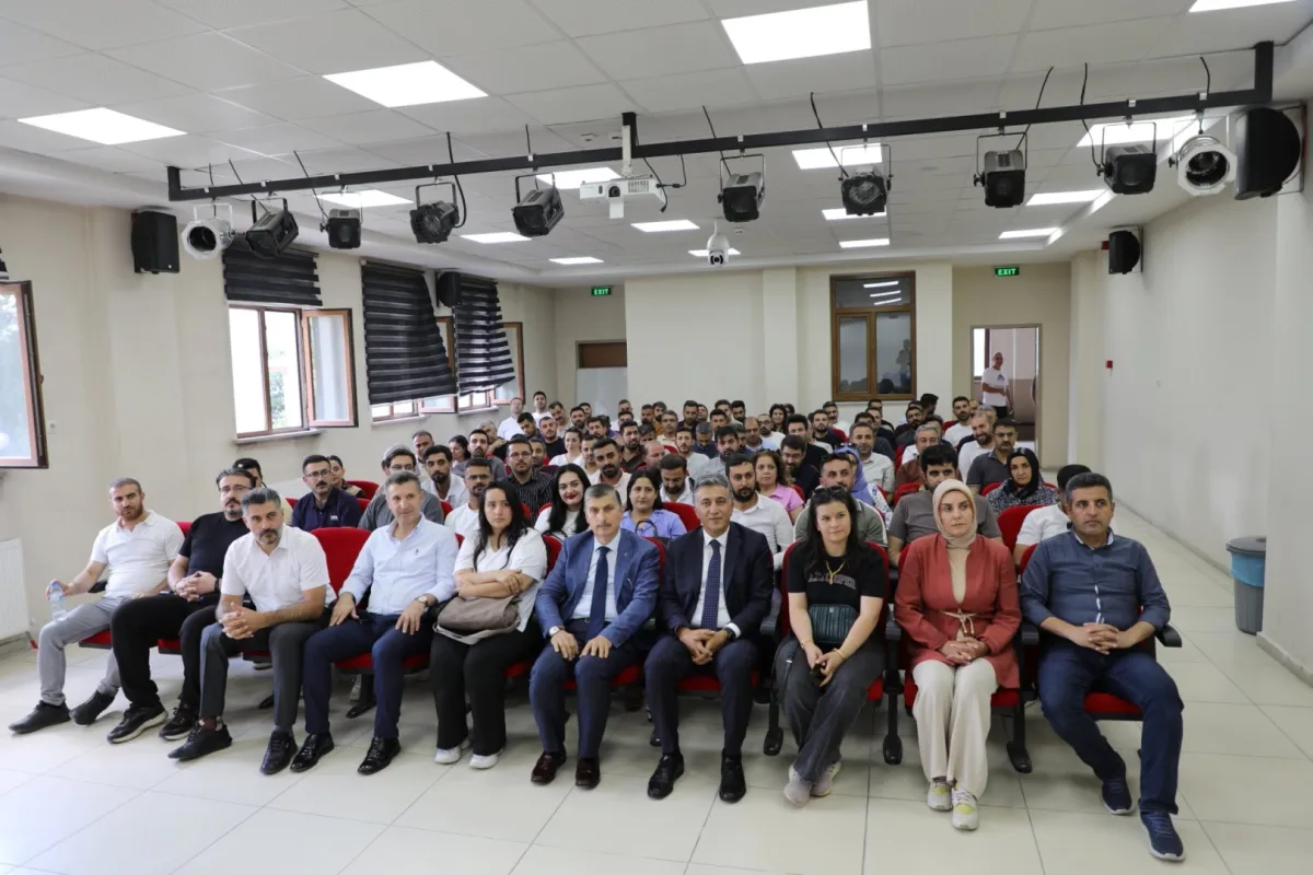 Ağrı'da 154 Öğretmen, Yöneticilik Eğitimi Programına Katıldı