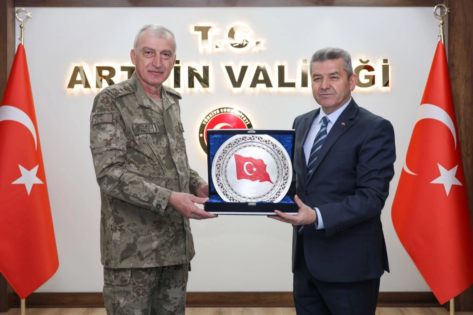 Erzurum 9. Kolordu Komutanı Artvin Valisi'ni Ziyaret Etti
