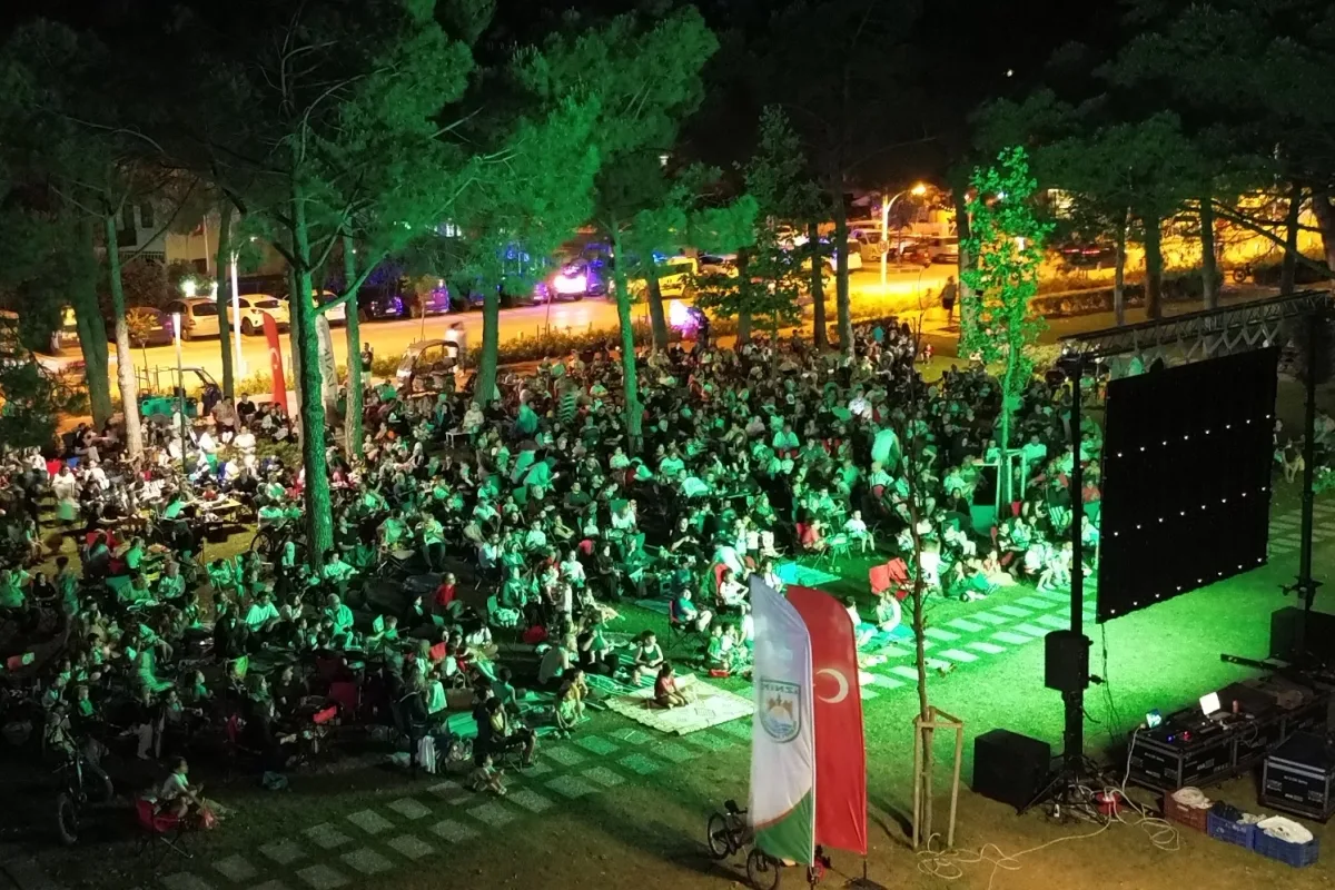 İznik’de Açık Hava Sinemasıyla Yaz Etkinlikleri Başladı