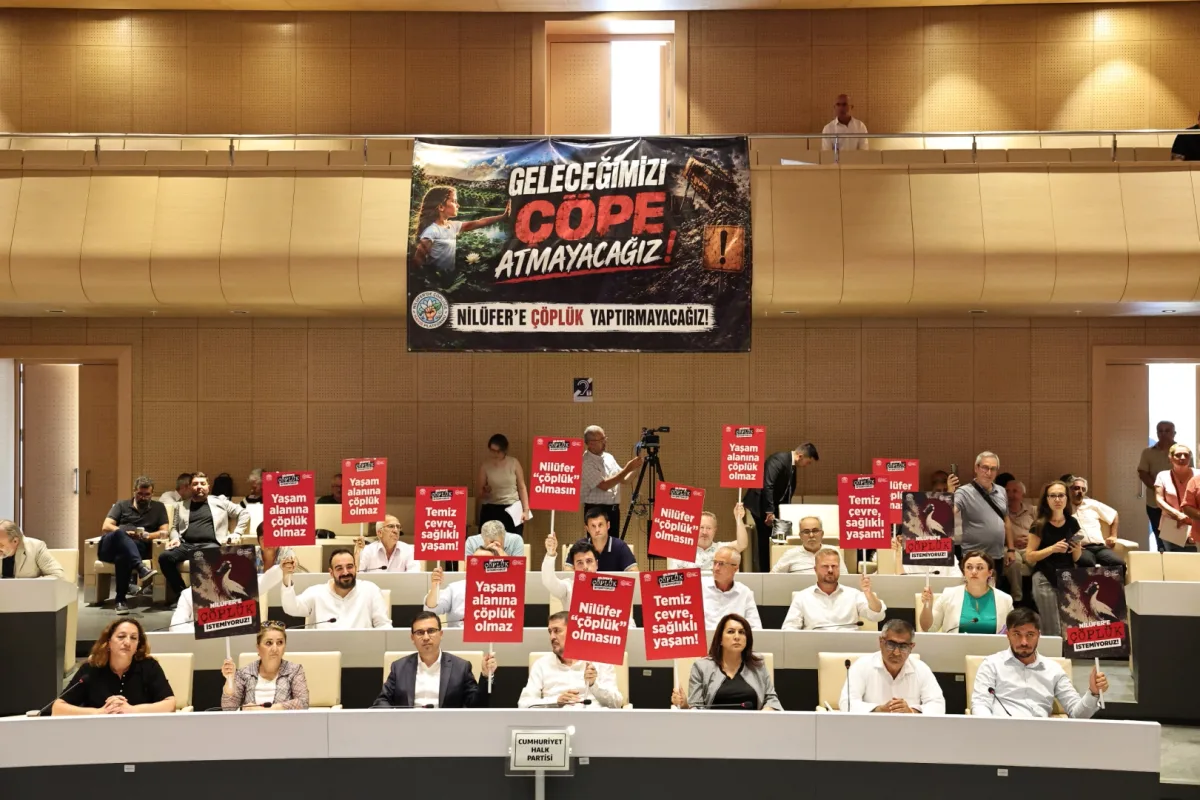 Bursa'da Katı Atık Tesisi Kandalı: Nilüfer Belediyesi Başkanı, Meclis'de Yeniden Gözden Geçirilmesini Duyurdu