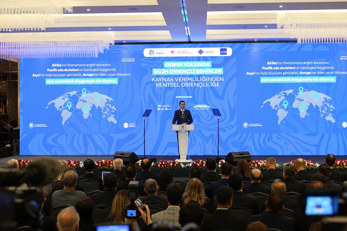 COP31 ÖNCESİ "İKLİM DİRENÇLİ ŞEHİRLERİN GELİŞTİRİLMESİ" TOPLANTISI BAKAN MURAT KURUM’UN KATILIMIYLA YAPILDI