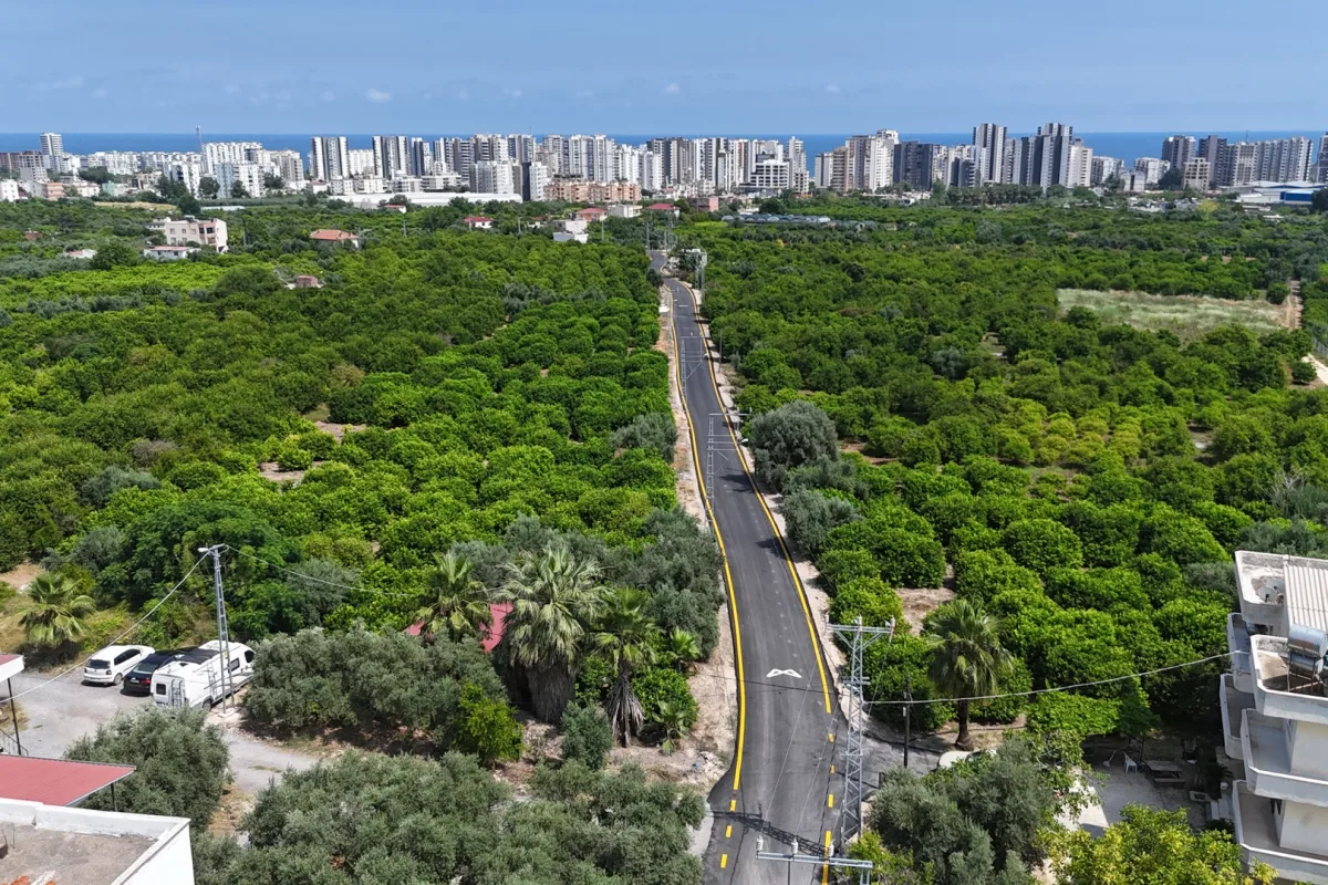 Mersin'de 1972 Metre Yol Yenilendi