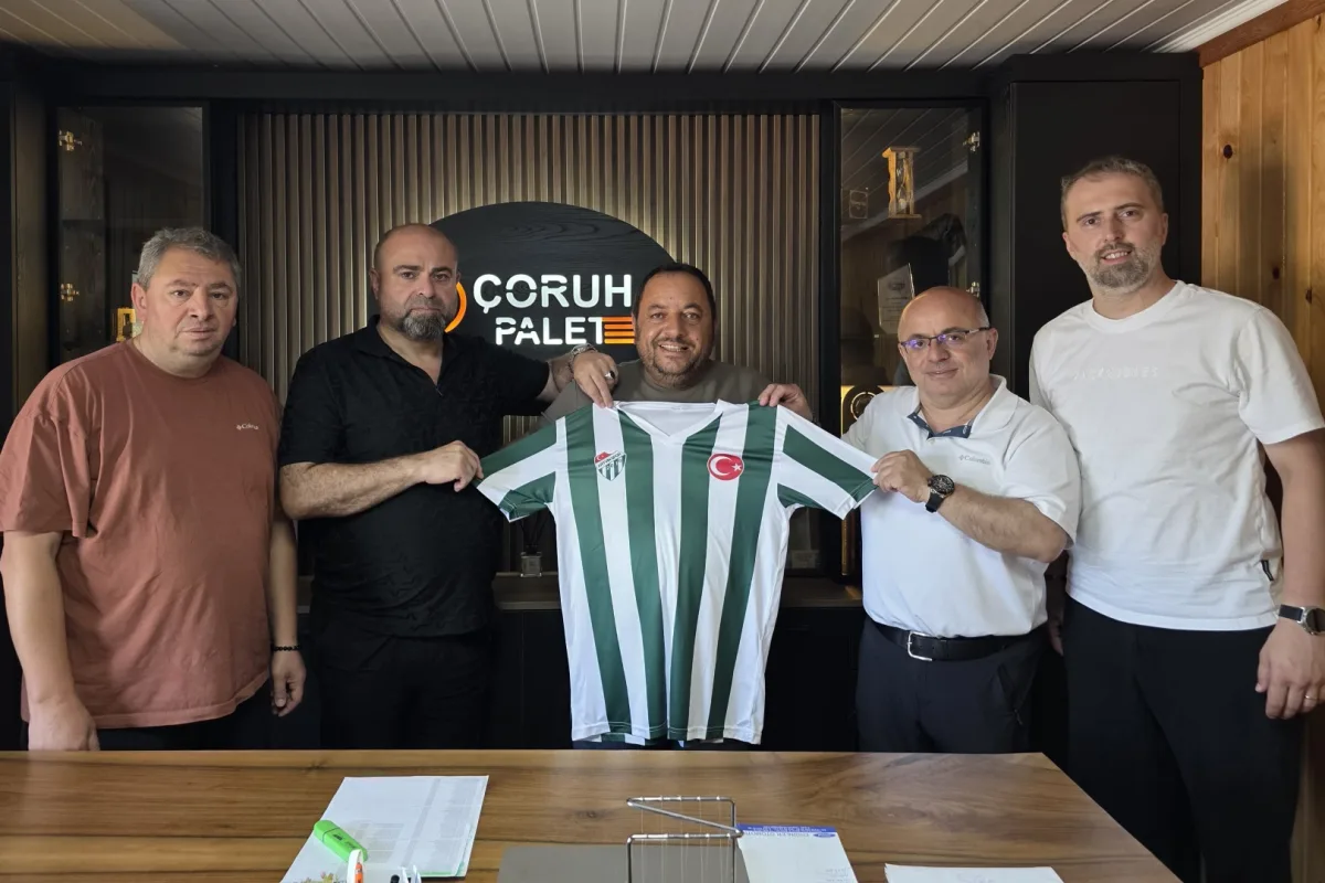 Artvinspor'un Voleybol Hayaline Bursa'dan Destek
