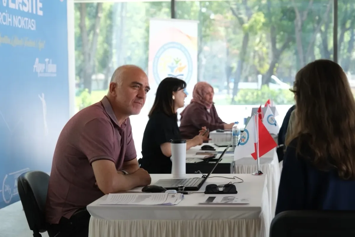 İnegöl Belediyesi'nden YKS Adaylarına Ücretsiz Tercih Destek
