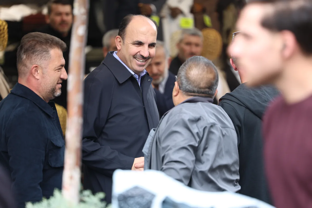 Altay, Konya’da Bayram Alışverişinde Esnafı Ziyaret Etti