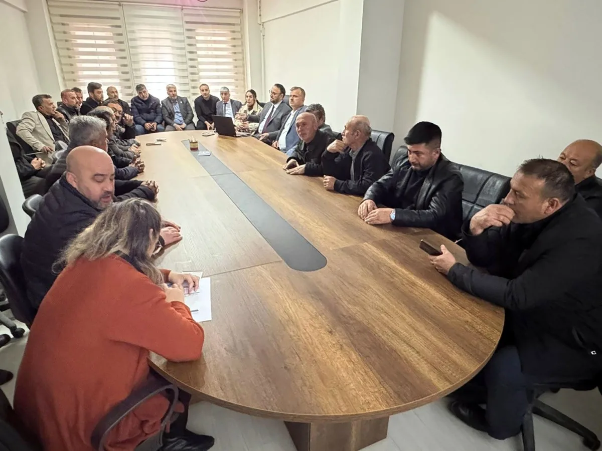 Büyükşehir Belediyesi muhtarlarla sahada istişareye başladı
