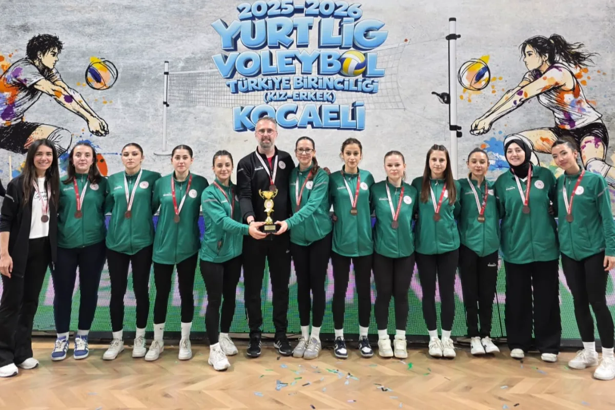 Artvin'in Voleybolda Tarihi Başarısı: Türkiye 4'üncüsü