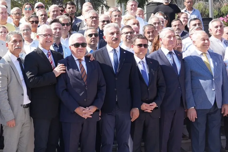 Bursa'da 6 Belediye Başkanı YENİ Parti'ye Katıldı