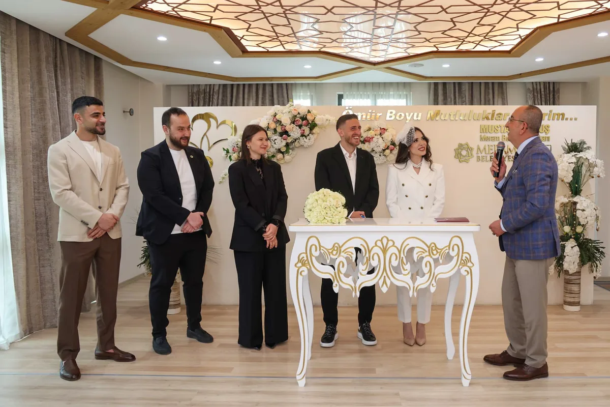 Futbolcumuz Melih İbrahimoğlu'nun nikah töreni gerçekleşti.