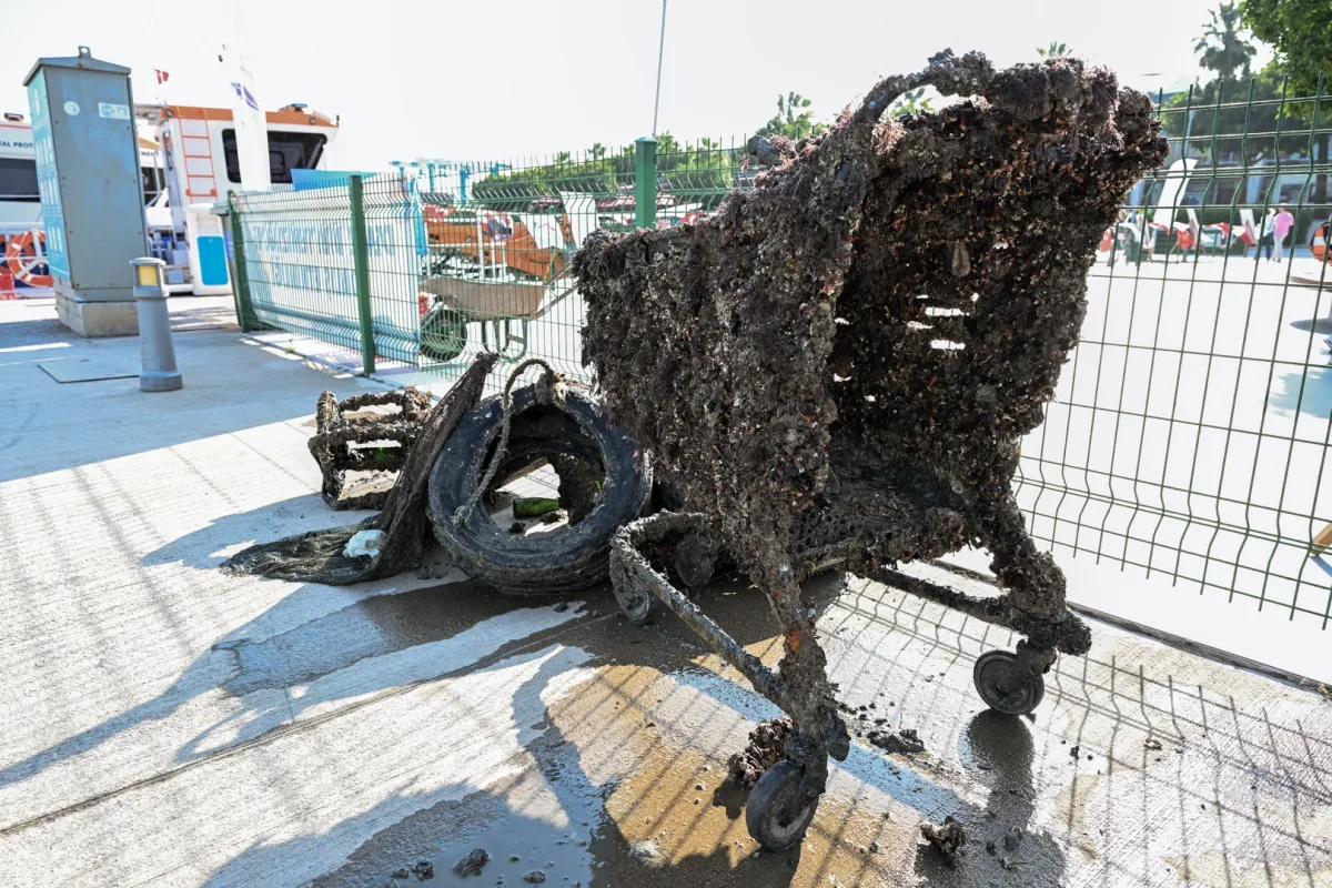 Çevre Haftası’nda Mersin Marina’da dip temizliği yapıldı