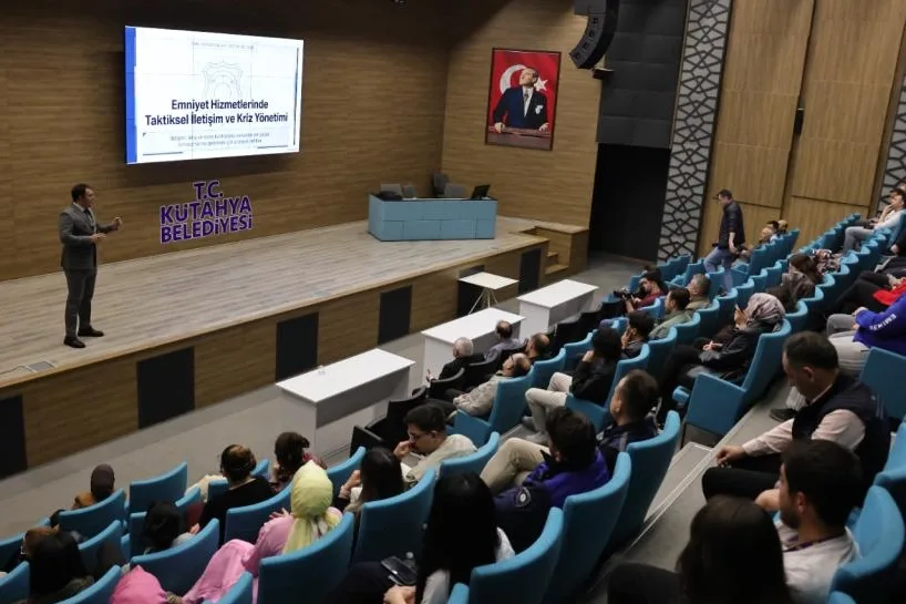 Kütahya Belediyesi Personeline “Etkili İletişim” Eğitimi