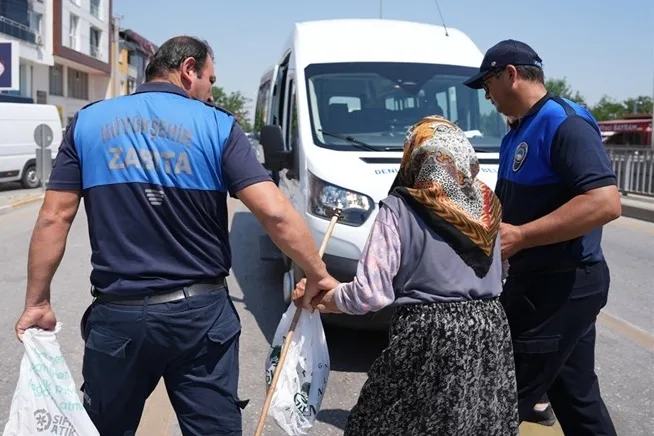 Denizli Zabıta, Dilencileri Gözaltına Alarak Şehirde Güvenliği Sağladı