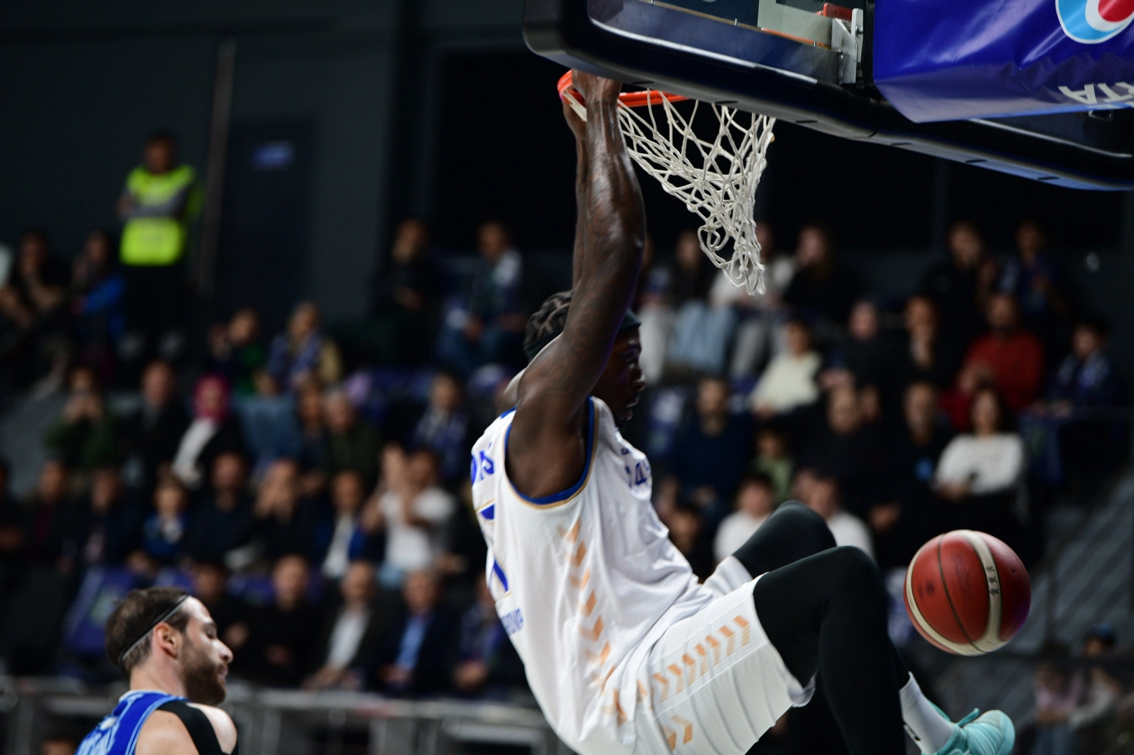 Çayırova Kapalı Spor Salonu İçin