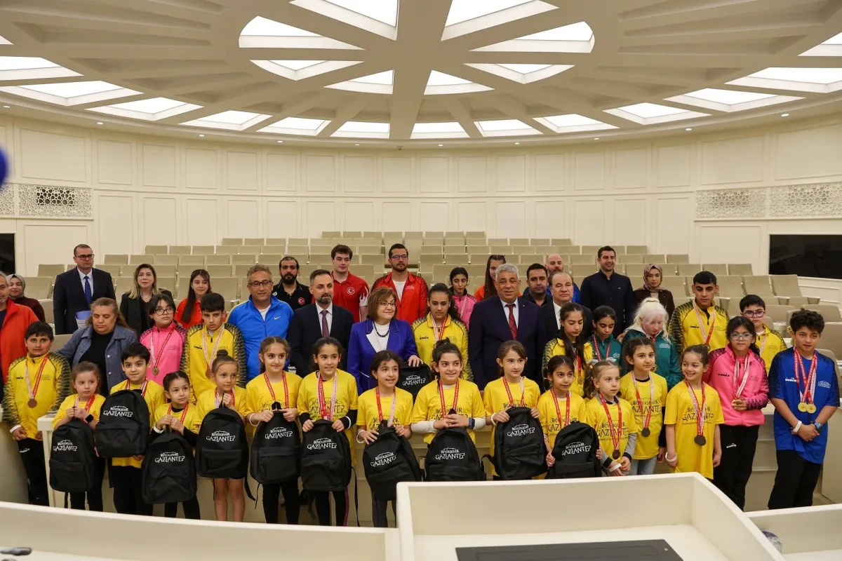 Gaziantep Sporcuları Başkan Şahin ile Buluştu