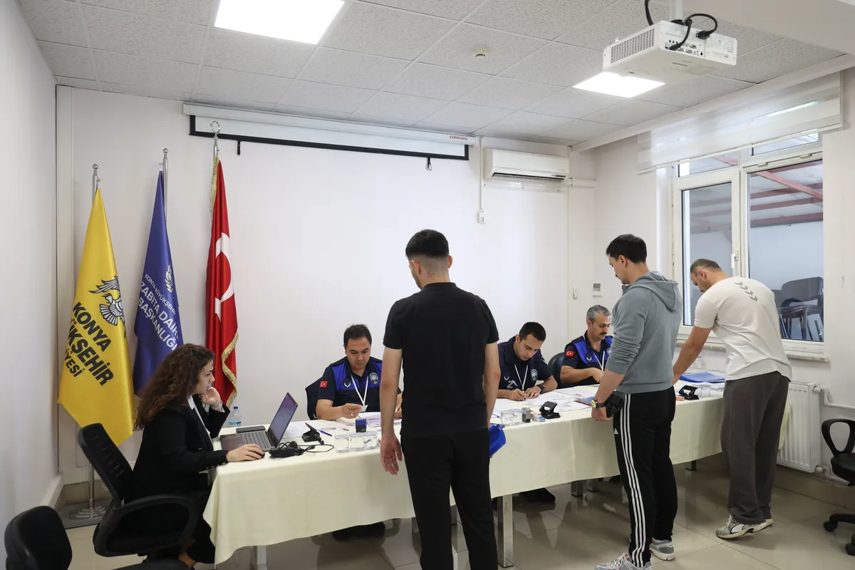 KONYA BÜYÜKŞEHİR’DE ZABITA MEMURU ALIMI İÇİN BAŞVURULAR DEVAM EDİYOR