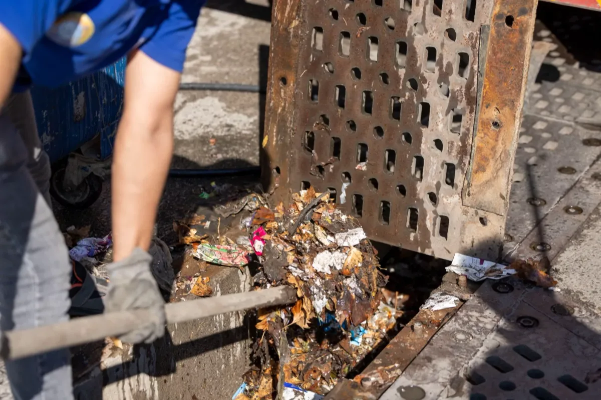 İzmir'de 117 Bin Yağmursuyu İzgara Temizlendi