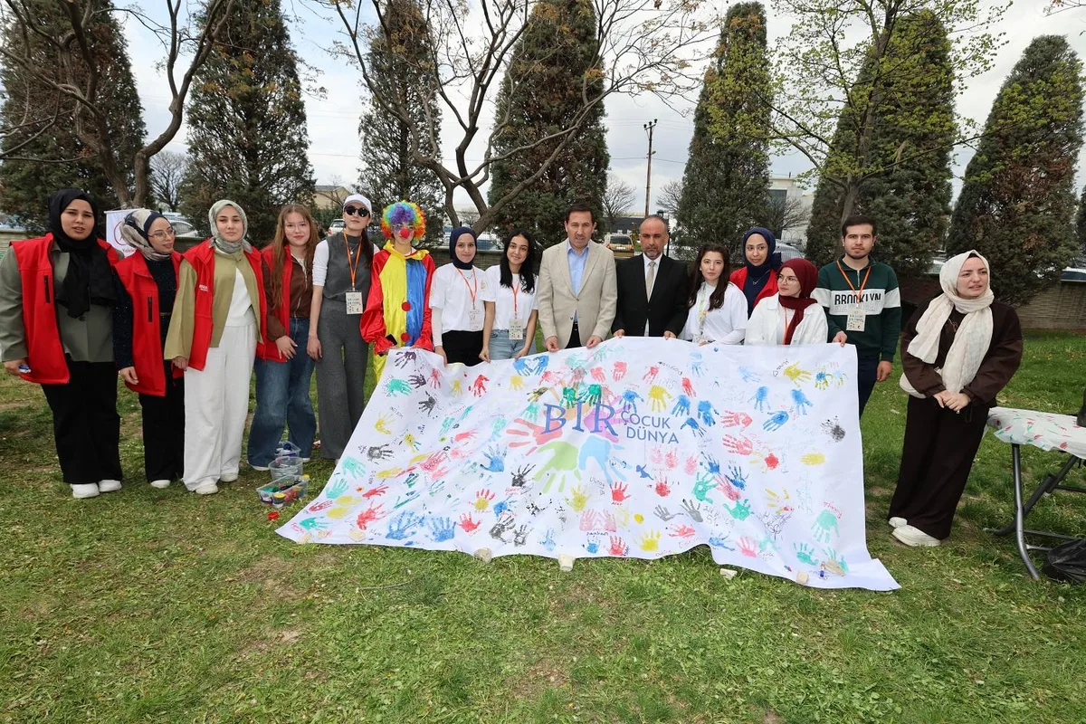 Başkan Kılca Sevgi Evleri çocuklarıyla 23 Nisan'ı kutladı
