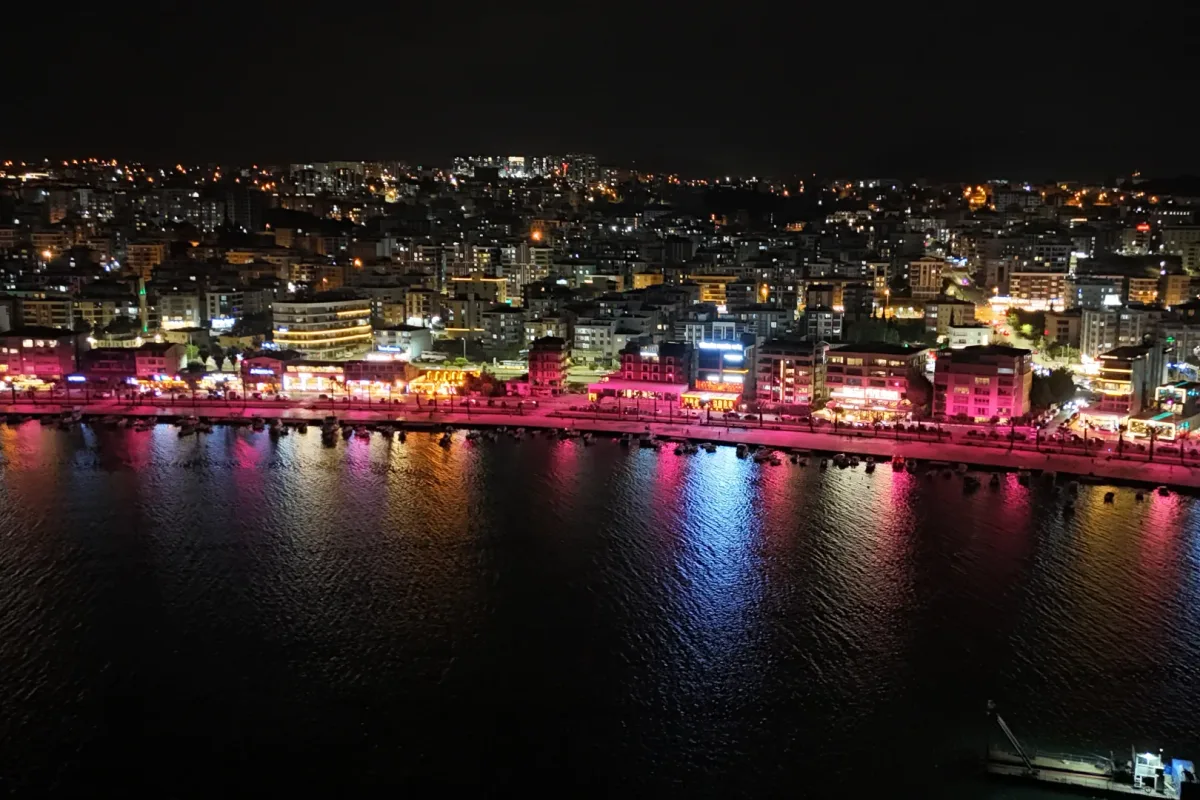 Samsun Atakum Pembe Aydınlatmayla Meme Kanseri Farkındalığı