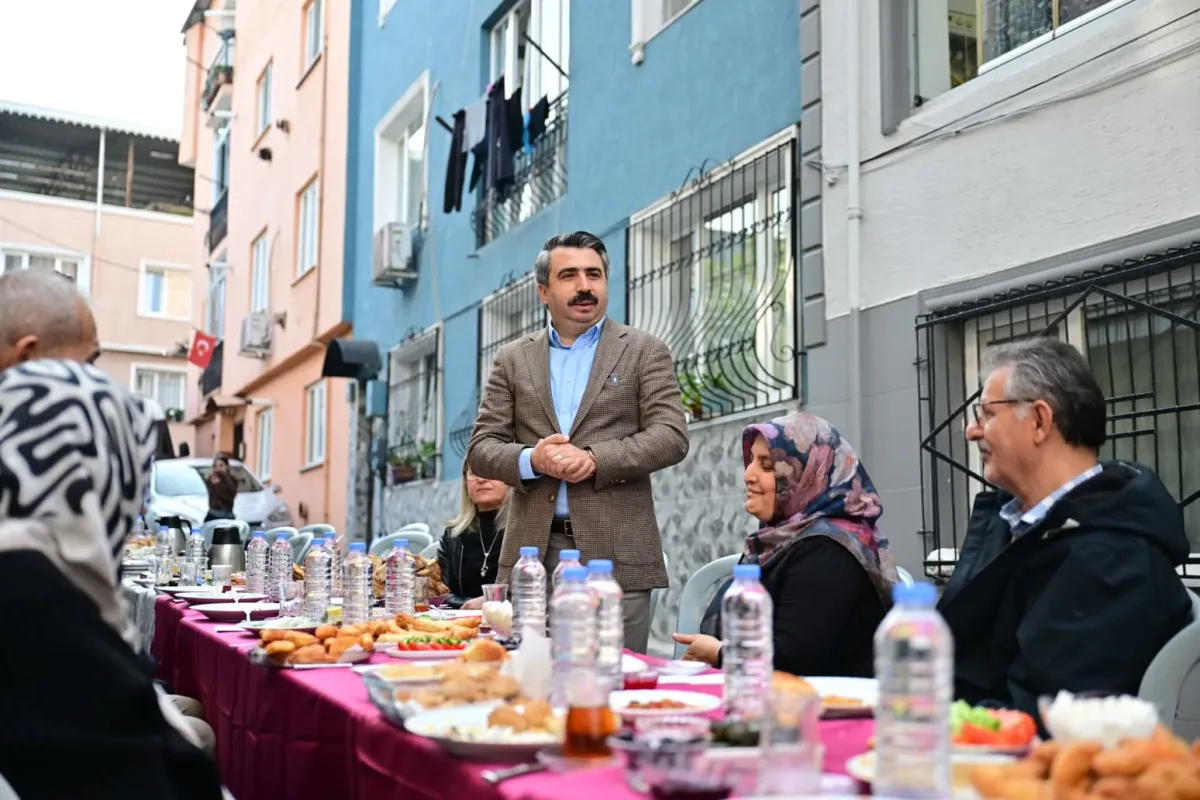 Başkan Yılmaz mahallede sokak kahvaltısında buluştu