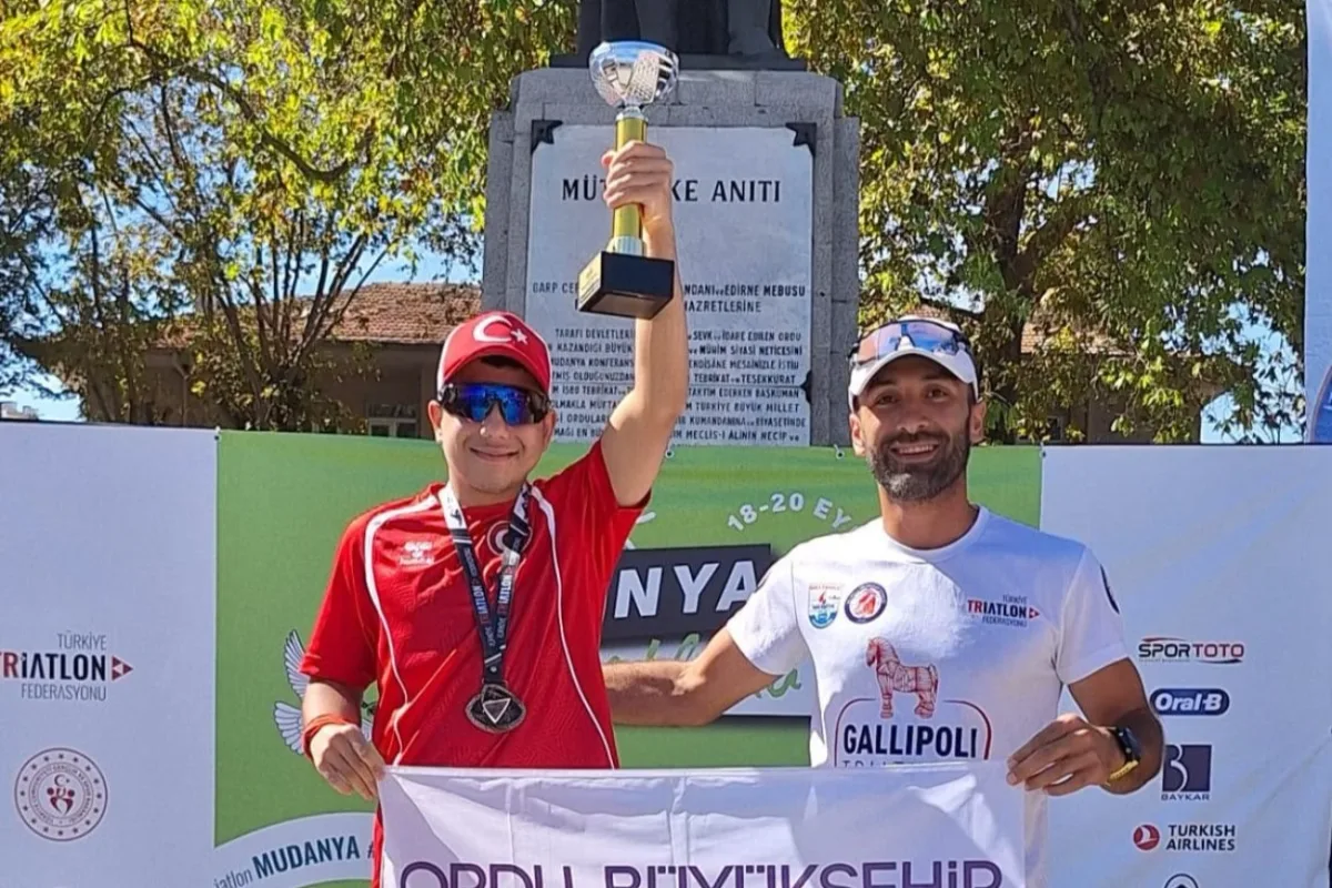 Yusuf Efe Gündüz Türkiye Triatlon Şampiyonu Oldu