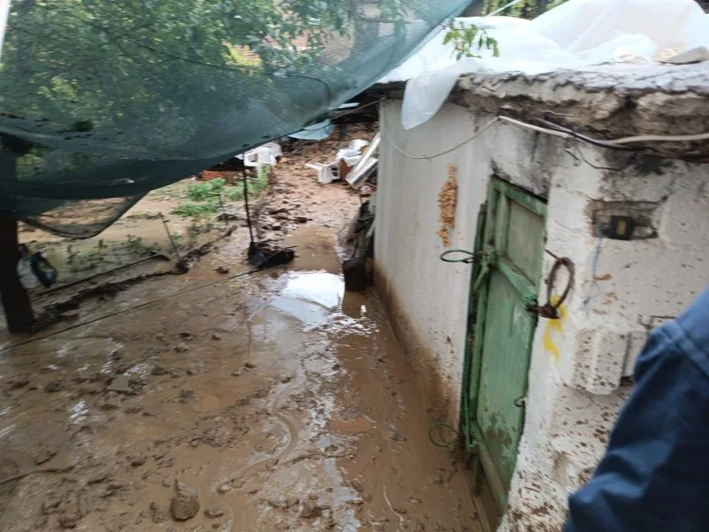 Malatya'da Sel Baskınları: Belediye Ekipi Müdahale Sürdü