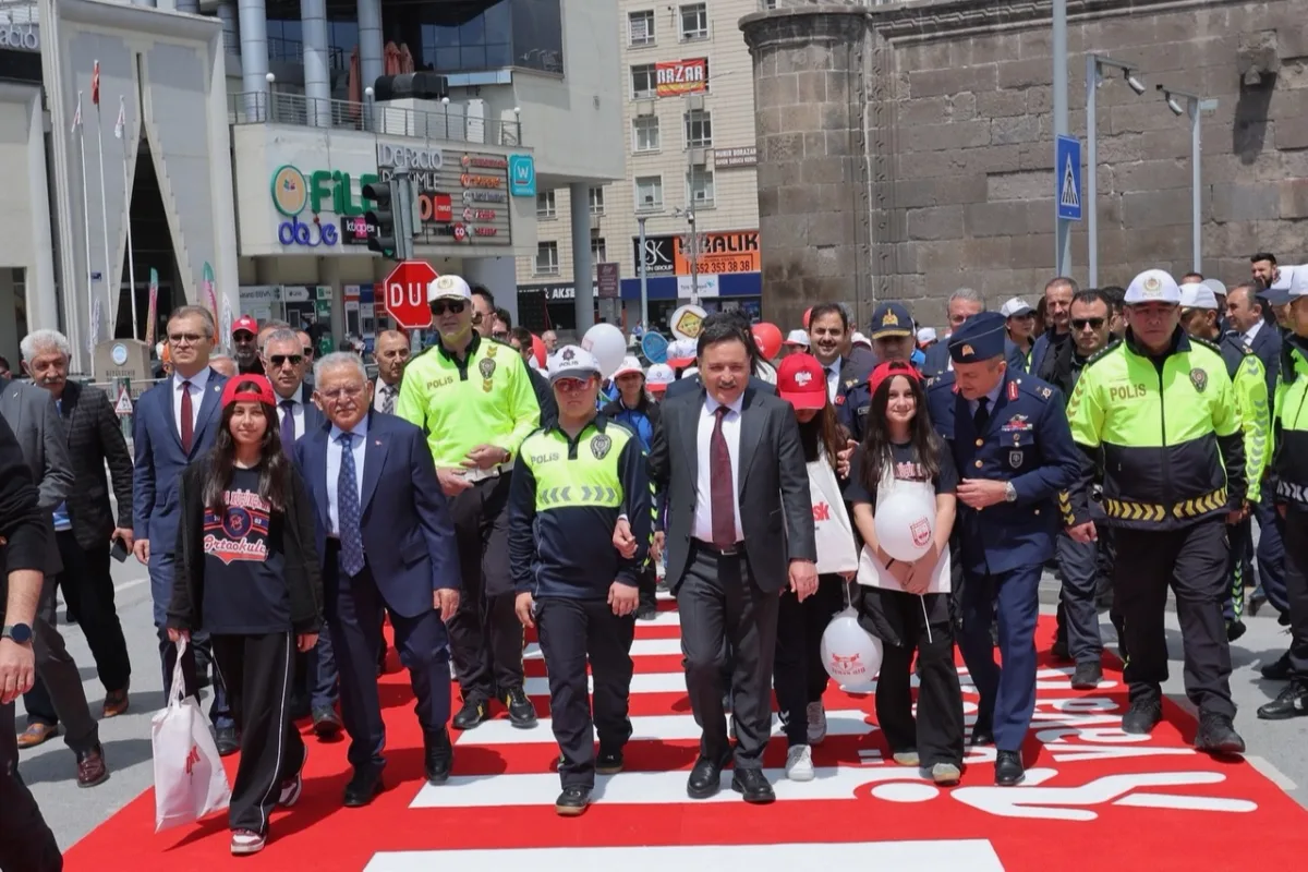 Kayseri'de “Önce Yaya” etkinliği binlerce vatandaşı bir araya getirdi