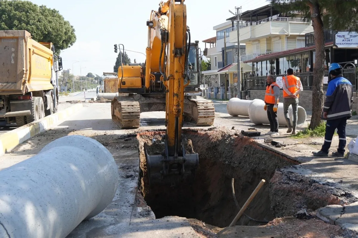 Burhaniye'de 50 Yıllık Altyapı Göçüyor, Yenileniyor