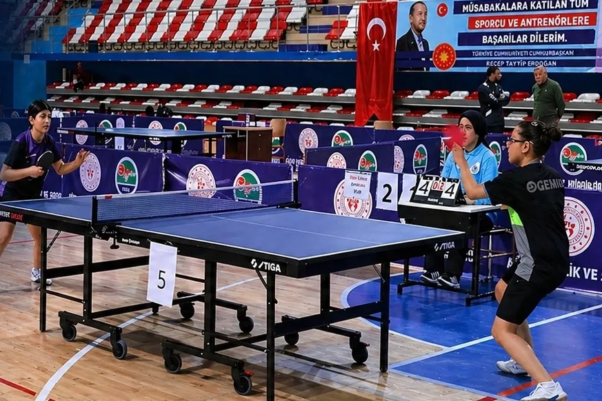 Ağrı'da Okul Masa Tenisi Şampiyonası Sona Erdi