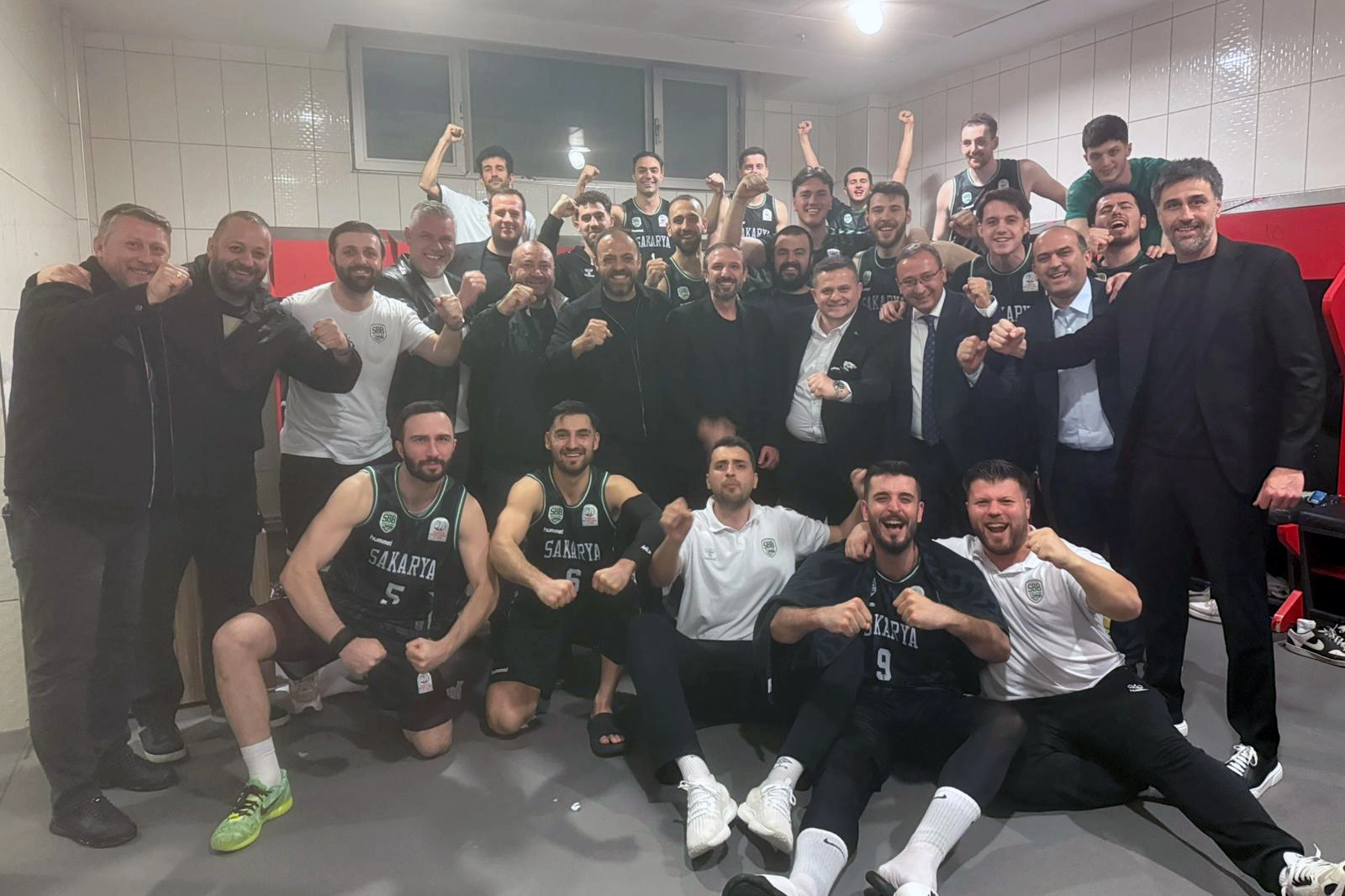 Büyükşehir Basketbol Yarı Finalde!