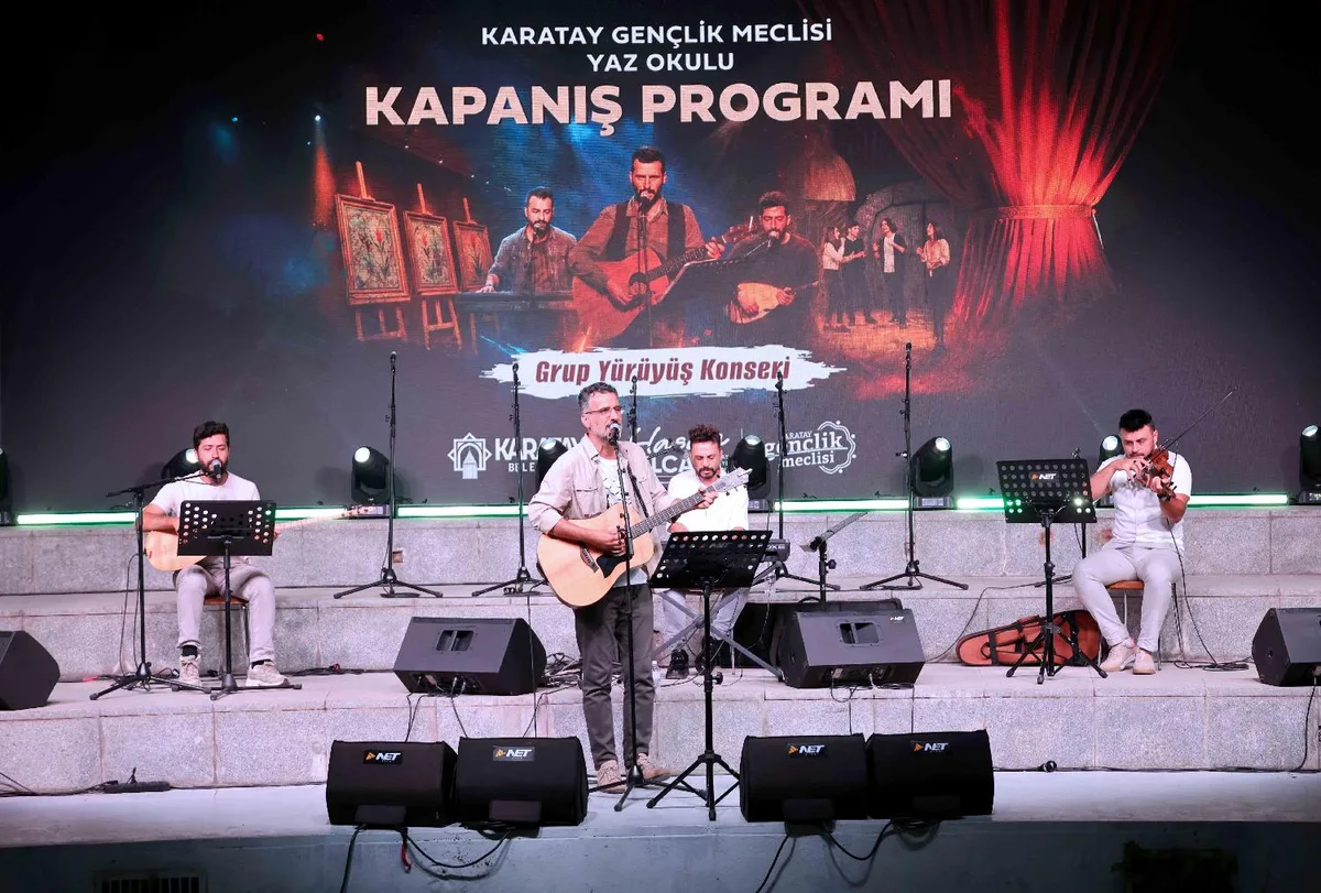 Karatay Gençlik Yaz Okulu Kapanışta Çocukların Sahneleri