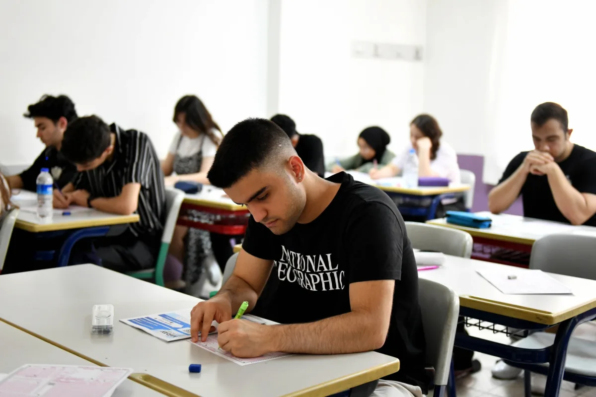 MURGEM'de YKS'de %96 Başarı: Antalya'nın Gençlik Merkezi Kahramanı