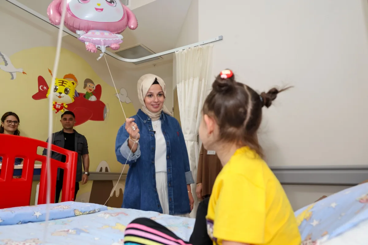 Zeynep Sözer Çocuklara Morel Ziyaret