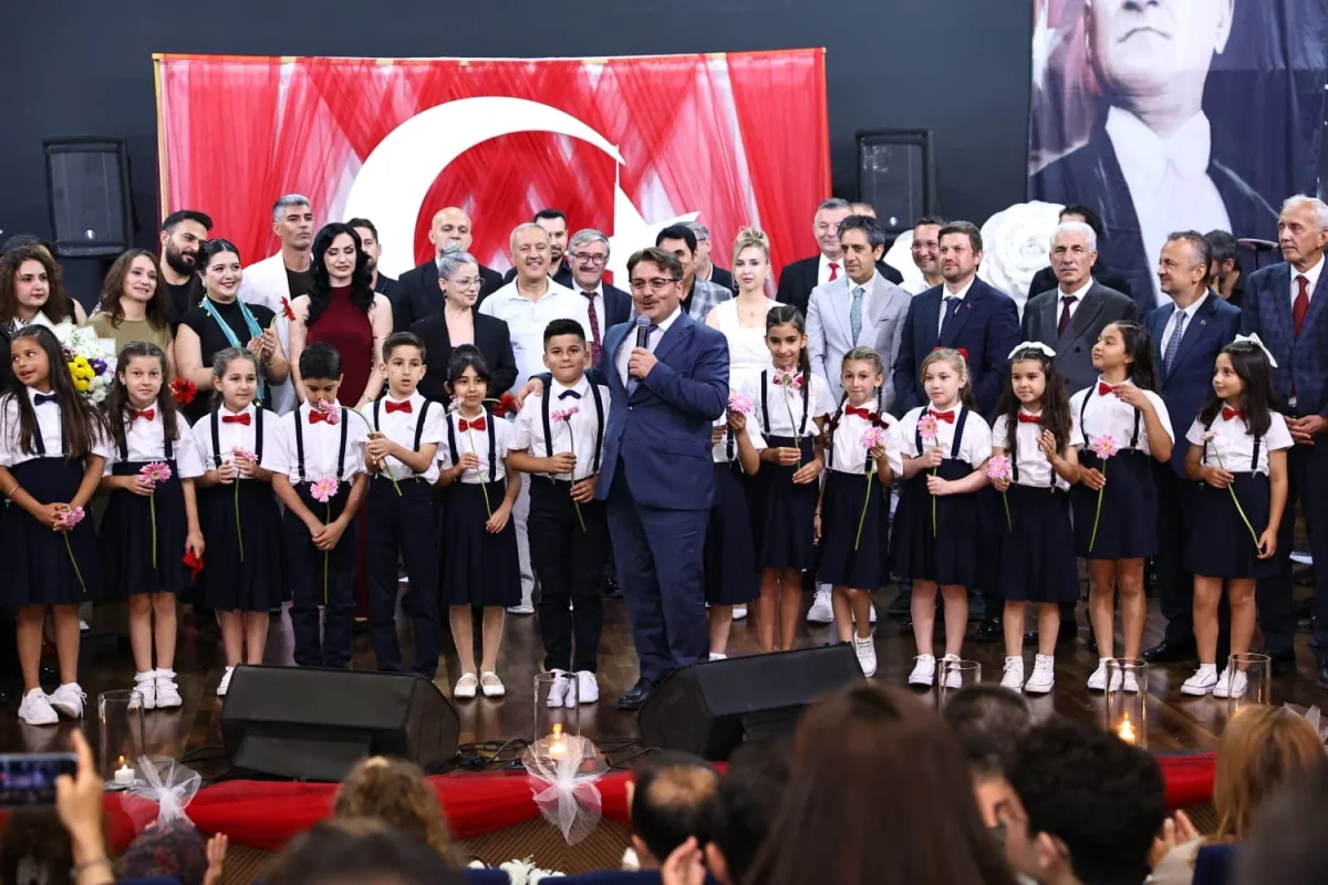 Sakarya'da Öğrenci Korosu ve Orkestrası İlk Konserini Verdi