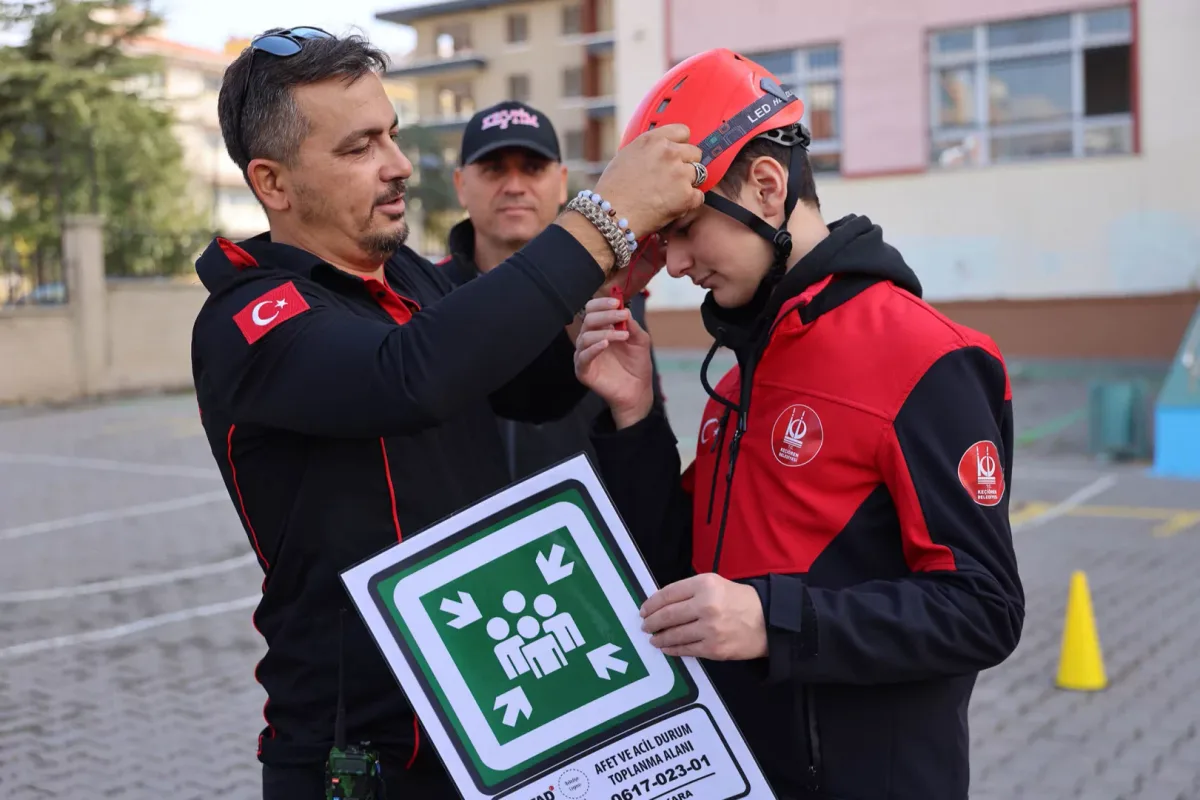 Keçiören’de Öğrenci ve Öğretmenlere Afet ve Yangın Eğitimi