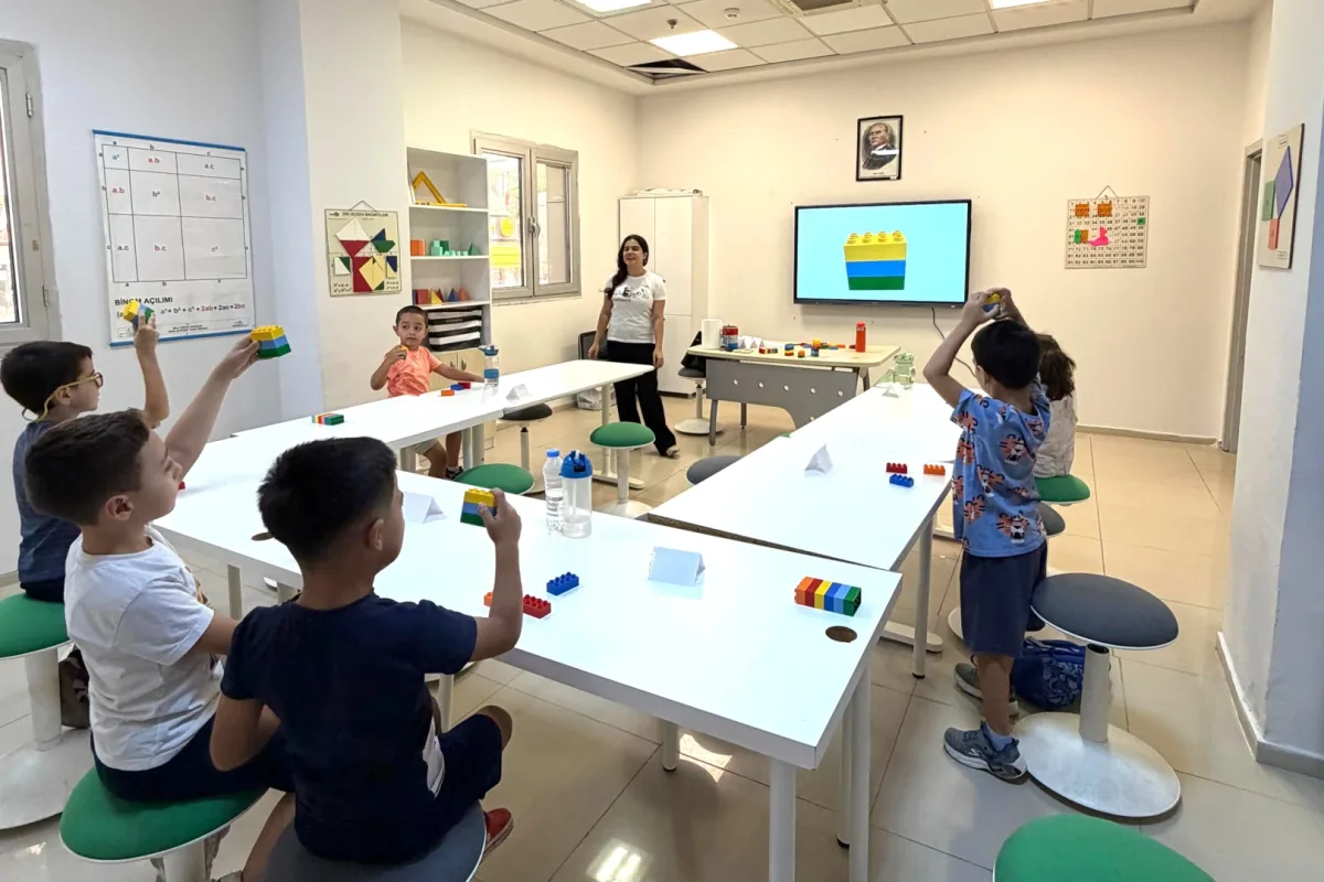 6 LEGO Bricks Spark Massive Imagination in Bornova