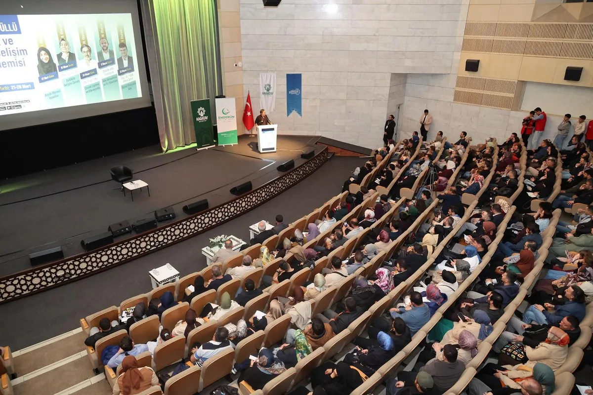 “EVLİLİK VE AİLE GELİŞİM AKADEMİSİ” ÜÇÜNCÜ OTURUMUYLA DEVAM ETTİ