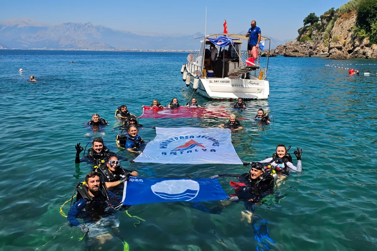Muratpaşa’da Deniz Dibi Temizliği Yapıldı