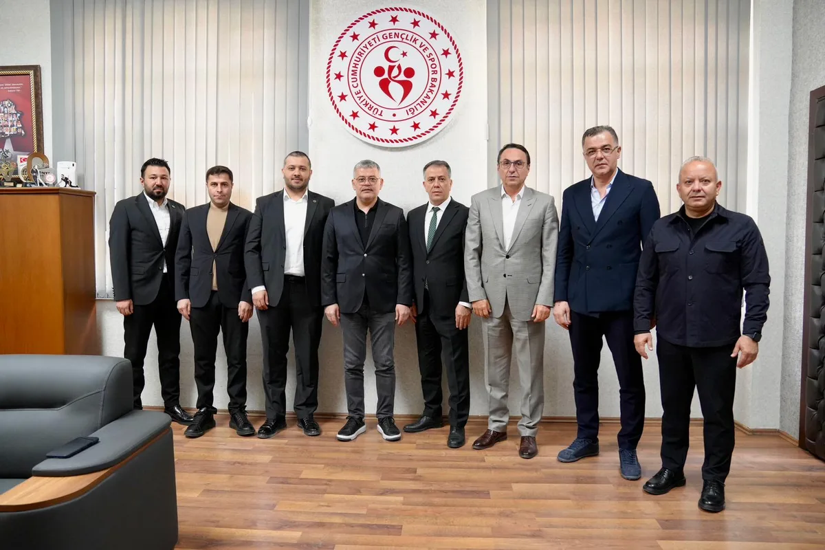 Gençlik ve Spor İl Müdürümüz Sayın Muzaffer Çintimar’a hayırlı olsun ziyaretinde bulunduk.