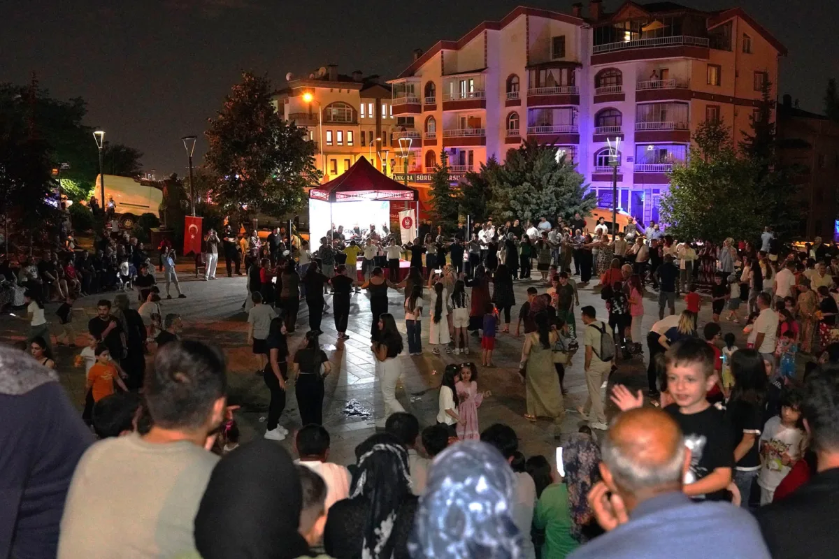 Keçiören'de Yaz Akşamı Park Konseri Coşkusu