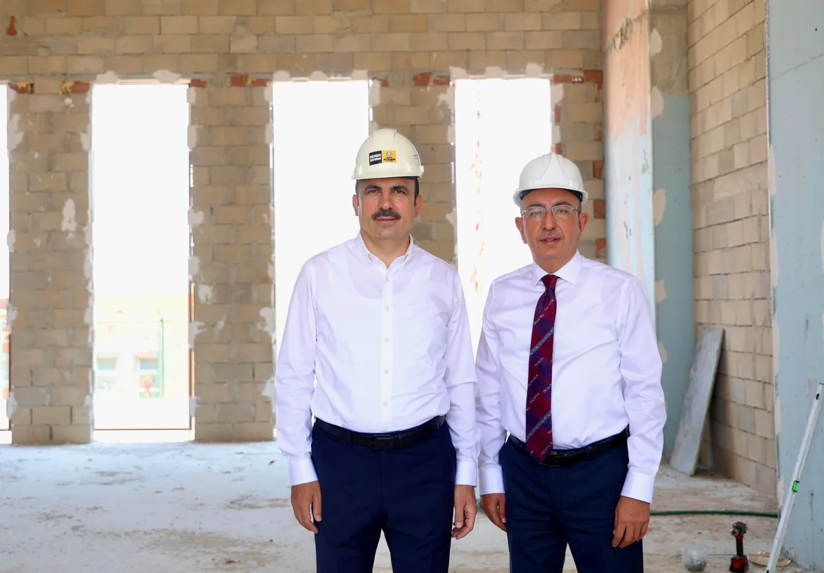 BASKAN ALTAY'DE 200 MLKAR LIRASIYONUN GÖDENE GENÇLİK KAMPUSU INCELDI