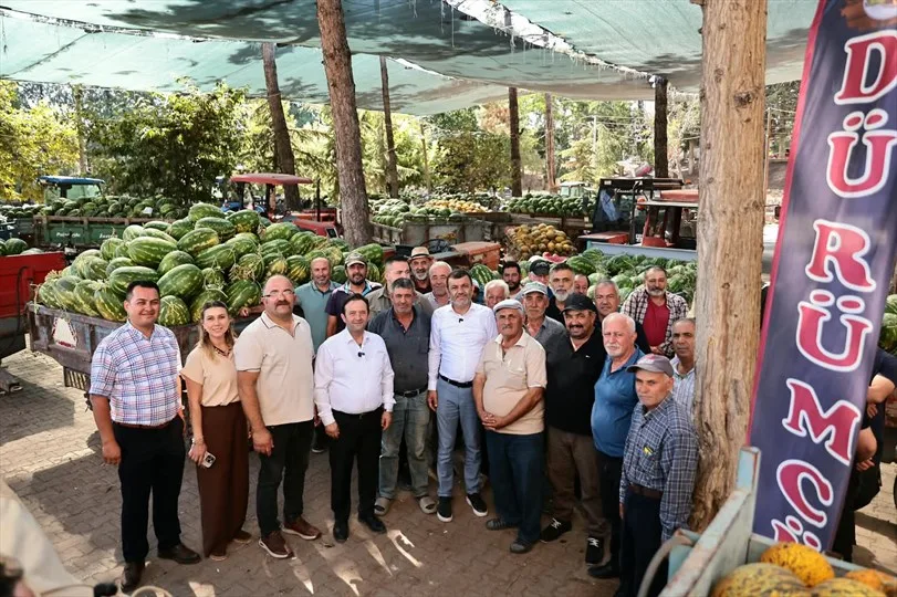 Denizli'de tonlarca karpuz ihtiyaç sahiplerine dağıtılacak